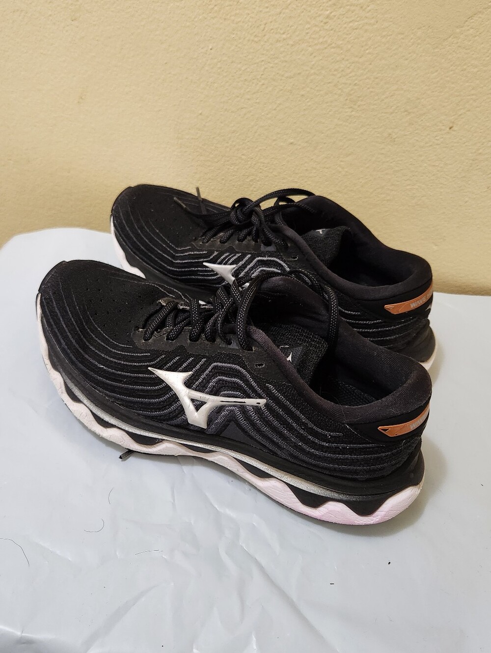 Mizuno Wave Horizon 06 Running women Shoes size 8